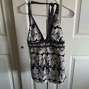 Black and white swim tank